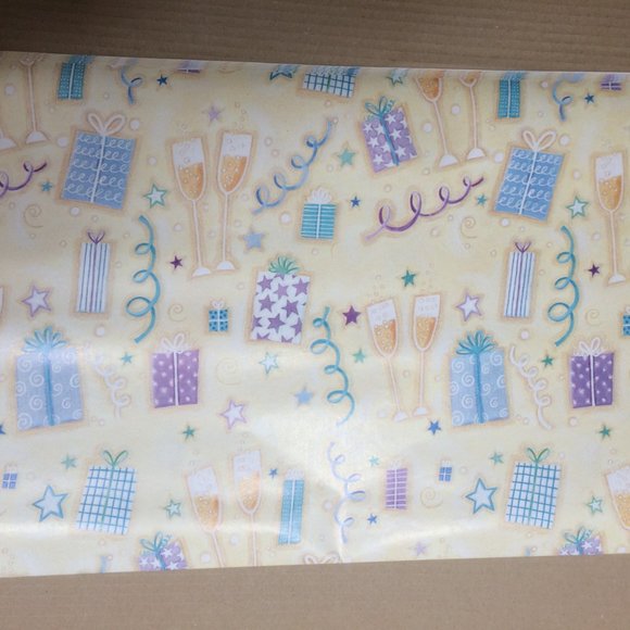 - Thick quality smooth shiny gift wrap paper - Picture 5 of 16